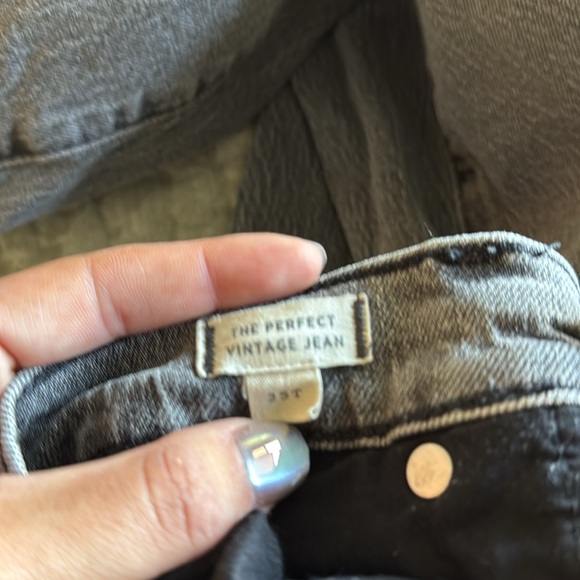 Madewell: The Tall Perfect Vintage Jean in Cosner Wash: Knee-Rip Edition size 25 - Picture 3 of 4